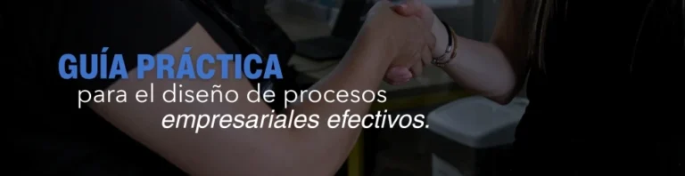 Dos personas dándose un saludo de manos después de llegar a un acuerdo sobre el diseño de los procesos empresariales